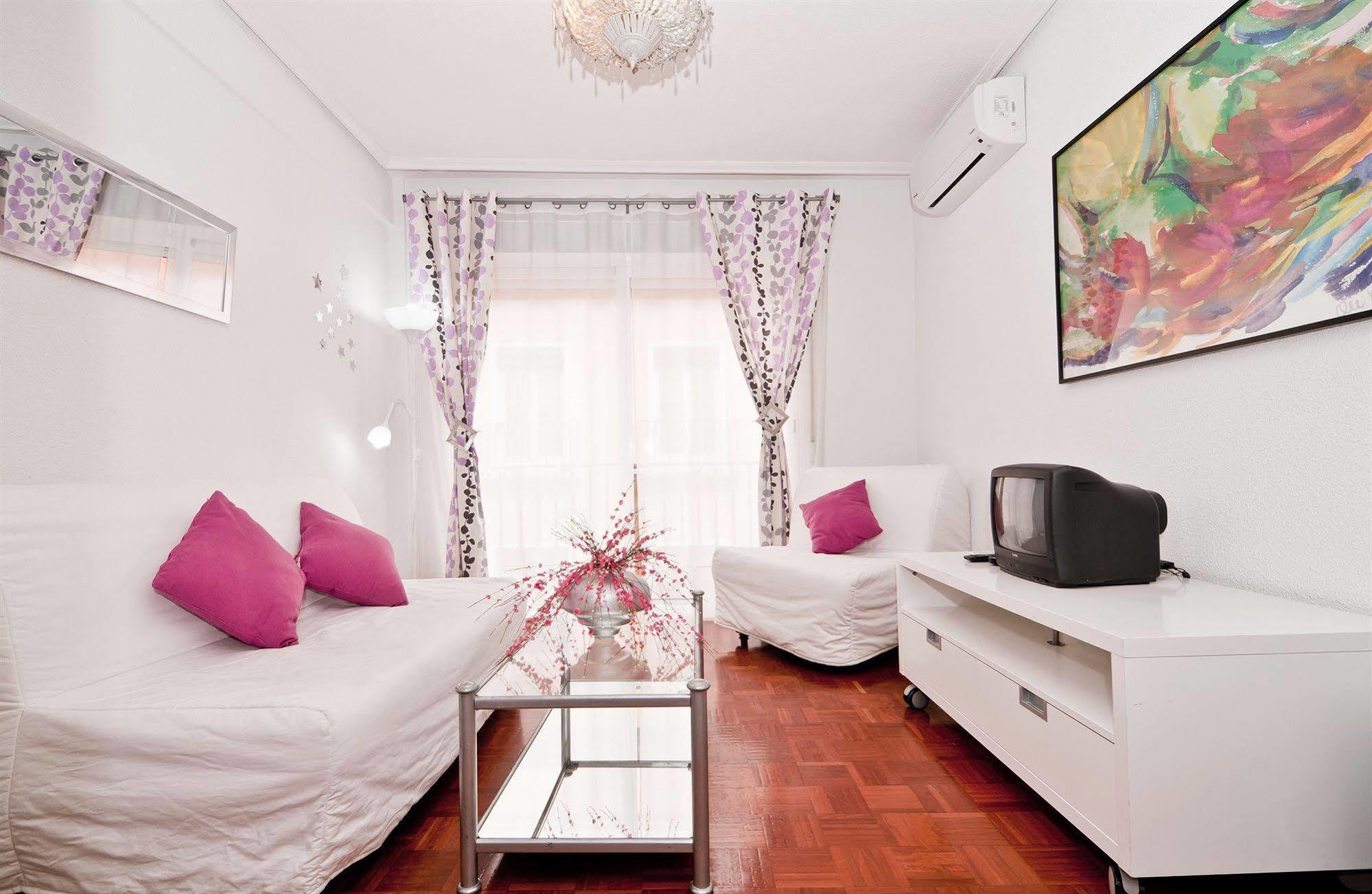 Apartamentos Aqui Me Quedo Madrid Eksteriør billede