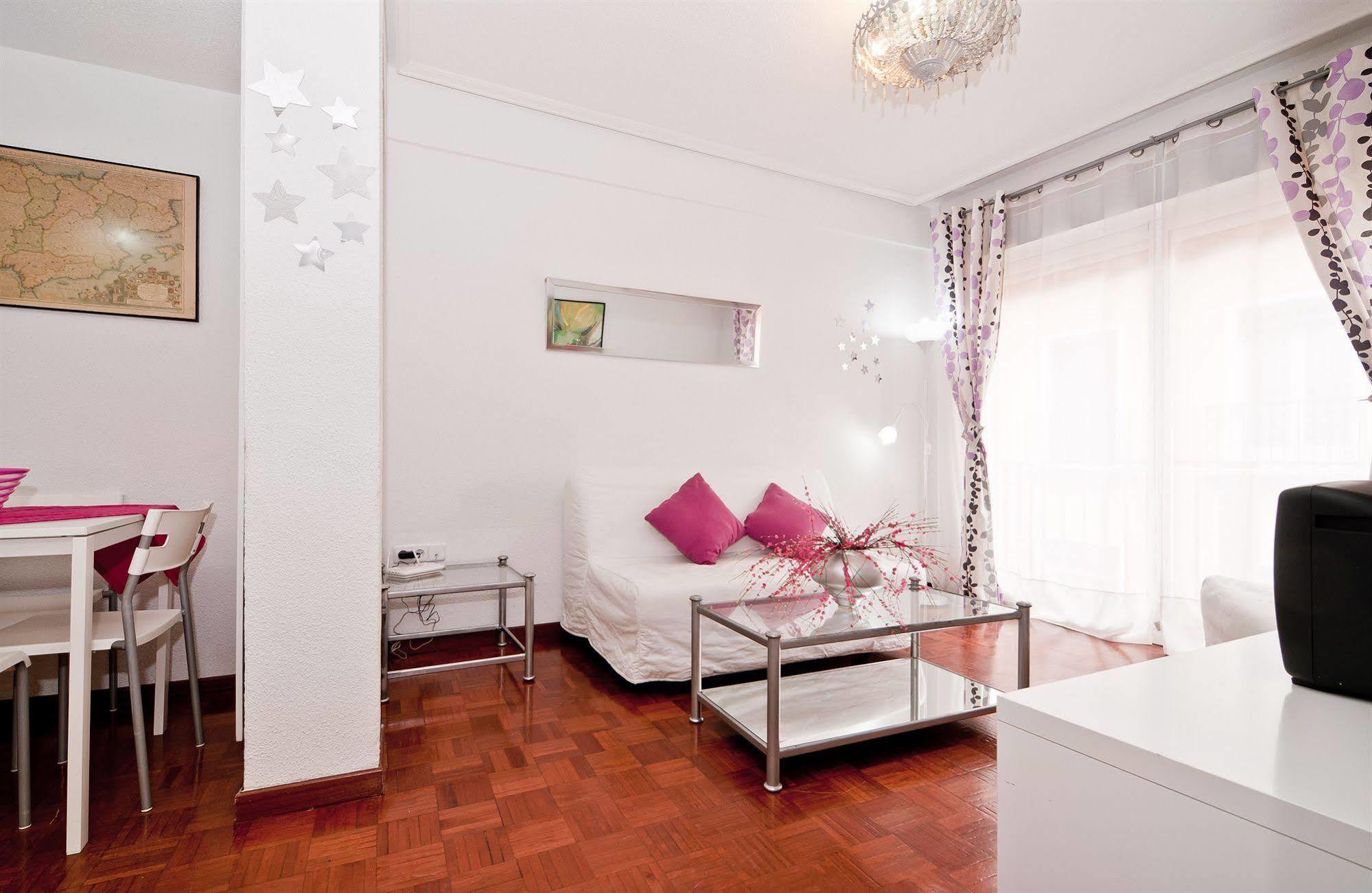 Apartamentos Aqui Me Quedo Madrid Eksteriør billede