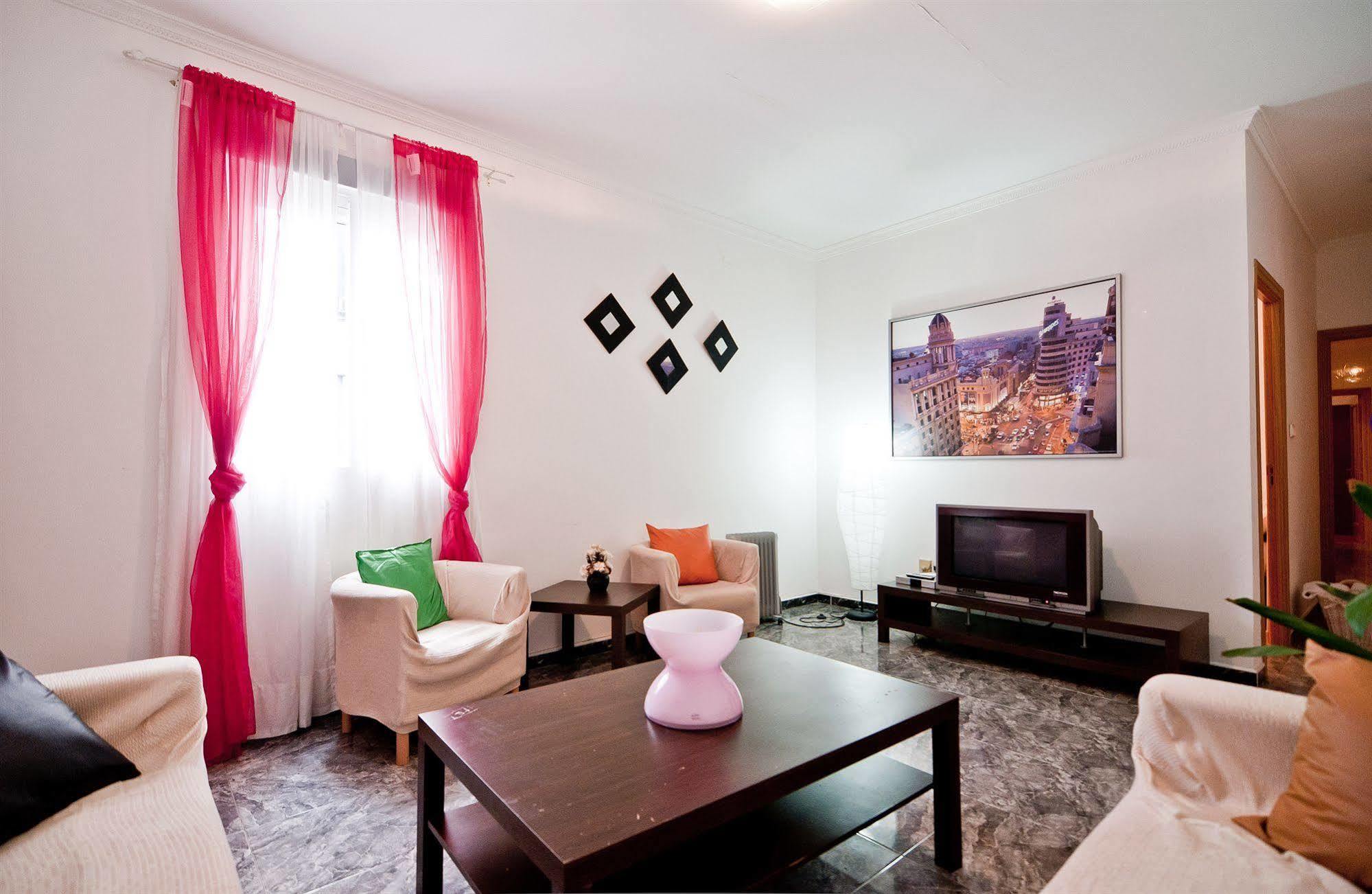 Apartamentos Aqui Me Quedo Madrid Eksteriør billede