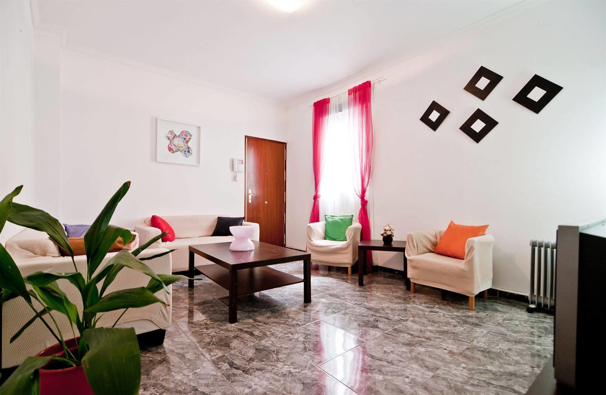 Apartamentos Aqui Me Quedo Madrid Eksteriør billede